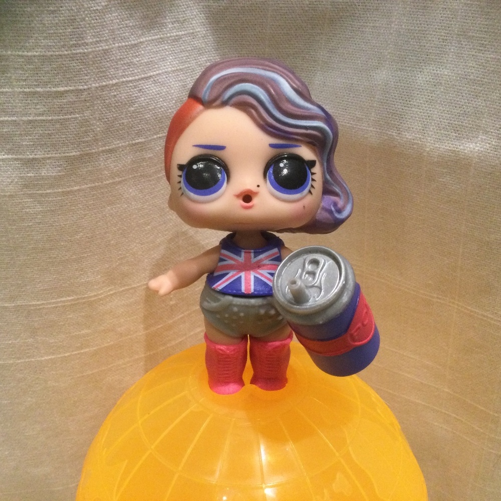 LOL Surprise Dolls World Travel Series - Cheeky Babe